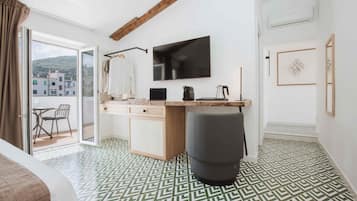 1 bedroom, in-room safe, desk, iron/ironing board