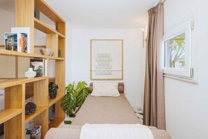1 bedroom, in-room safe, desk, iron/ironing board