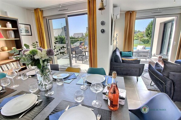 Dining - Ty Bihan Baradoz - PLEUBIAN (PLEUBIAN)