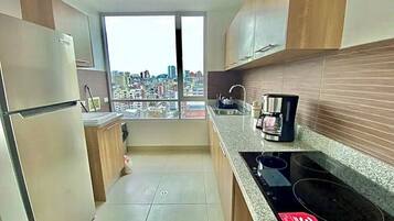 Superior Apartment, City View | Private kitchen