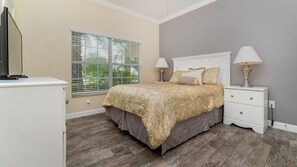 4 bedrooms, iron/ironing board, WiFi, bed sheets - Storey Lake *10 mim -> Disney* 4Bd/3Ba (Kissimmee)