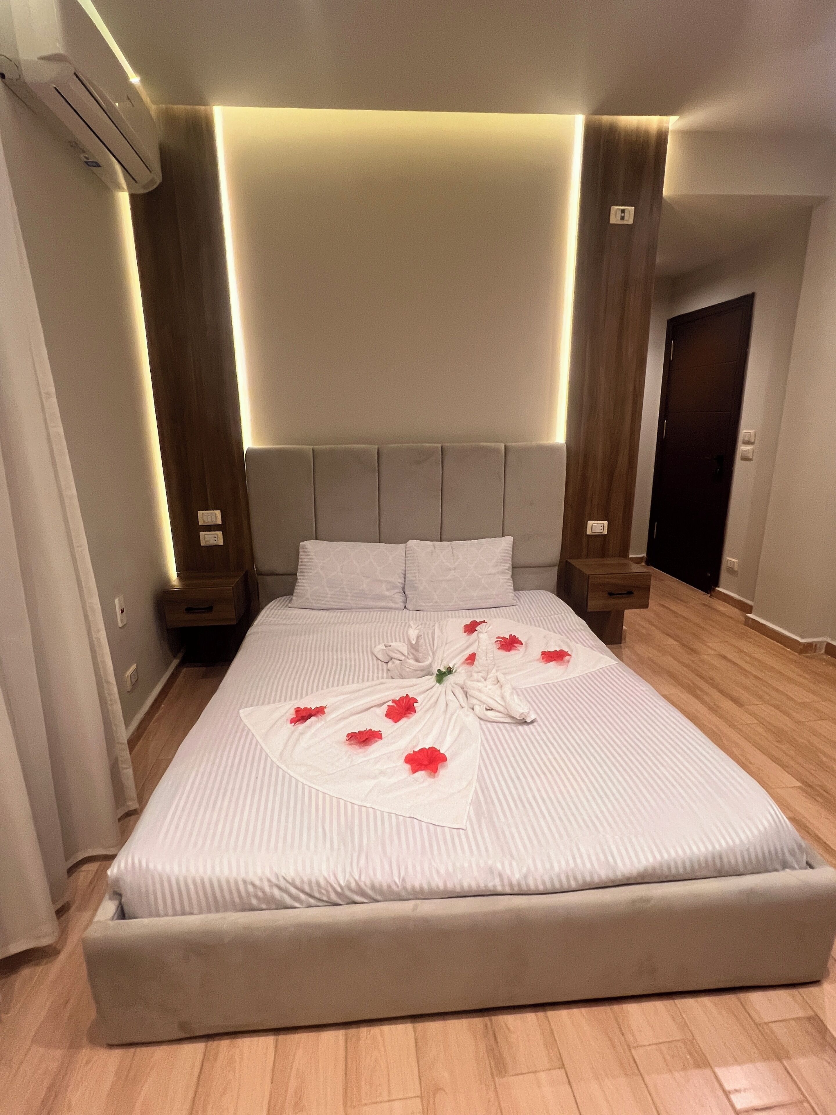 Foto - Pyramids hills view