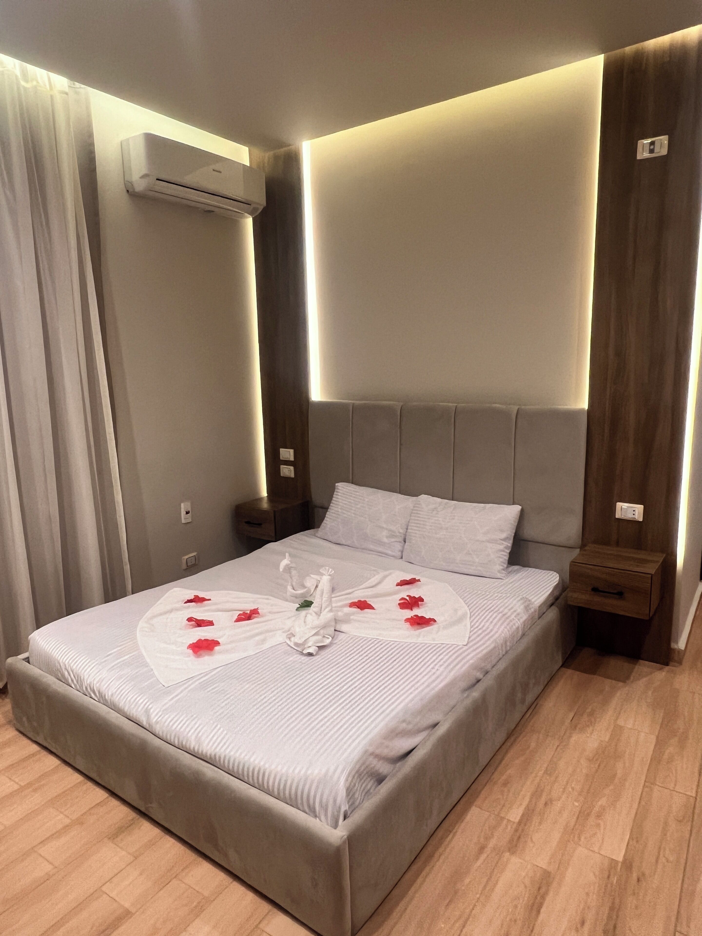 Foto - Pyramids hills view