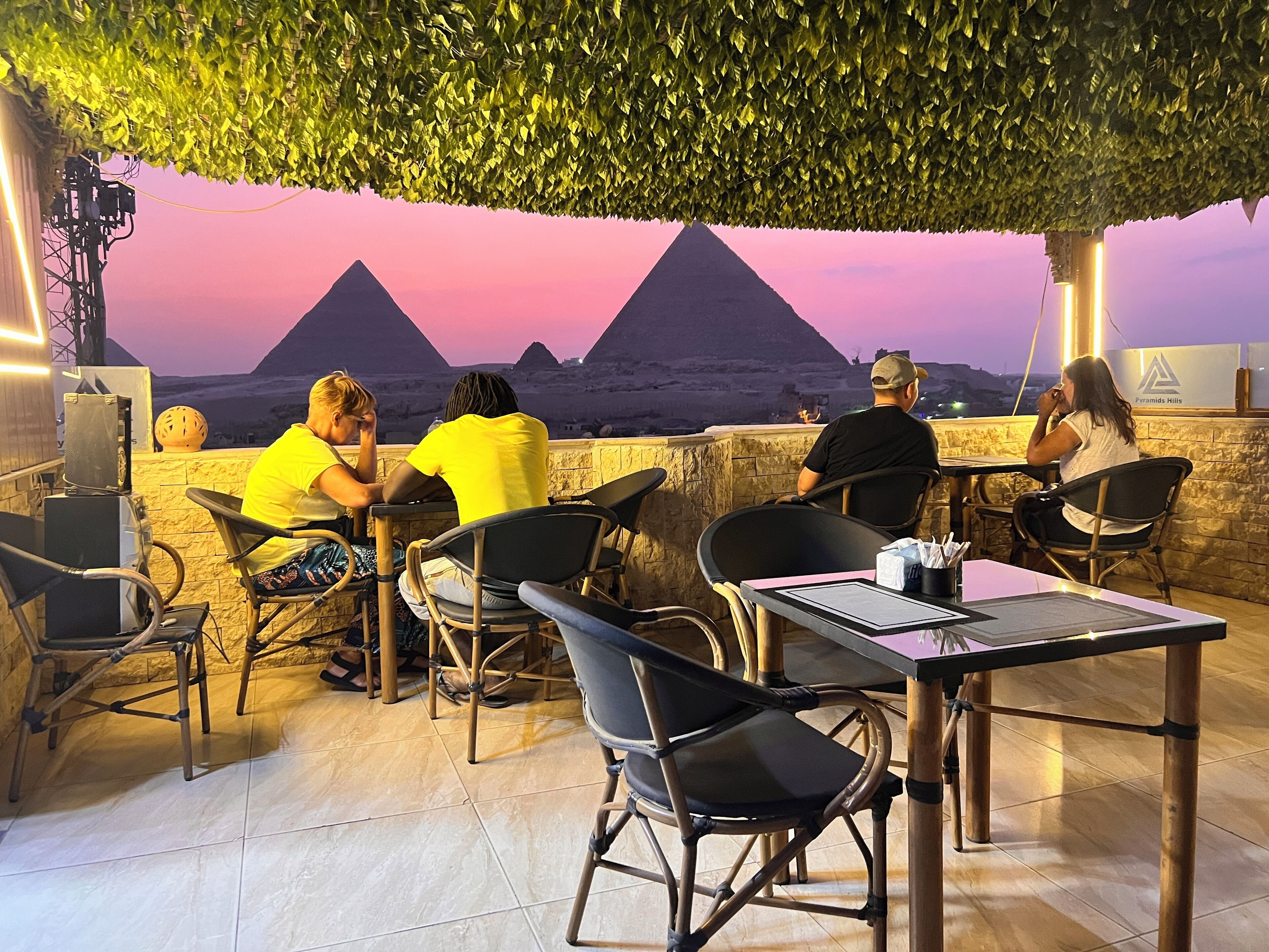 Foto - Pyramids hills view