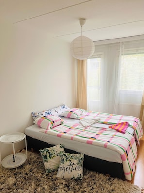 2 bedrooms, iron/ironing board, travel cot, WiFi