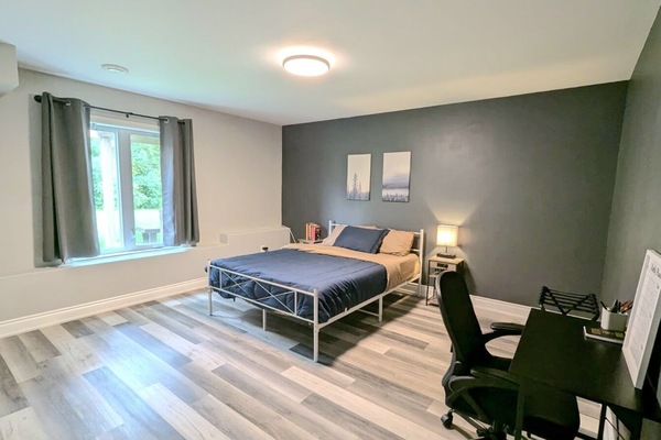 6 chambres, fer et planche à repasser, lit de bébé portatif, Wi-Fi