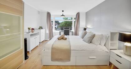 Luxurious 5 BED | 10 mins from Wembley | 4 Bath | Gym | Jacuzzi