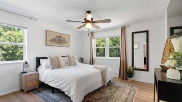 4 bedrooms, desk, travel crib, free WiFi