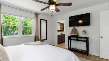 4 Schlafzimmer, Schreibtisch, Reisekinderbett, kostenloses WLAN