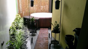 Indoor spa tub - Luxury apartment in Morovis. (Morovis)