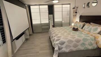 1 bedroom, in-room safe, desk, iron/ironing board