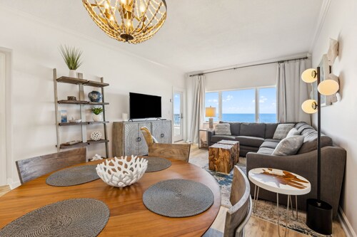 Fully Remodeled 5th-Floor Sandcastles Villa with Ocean Views!