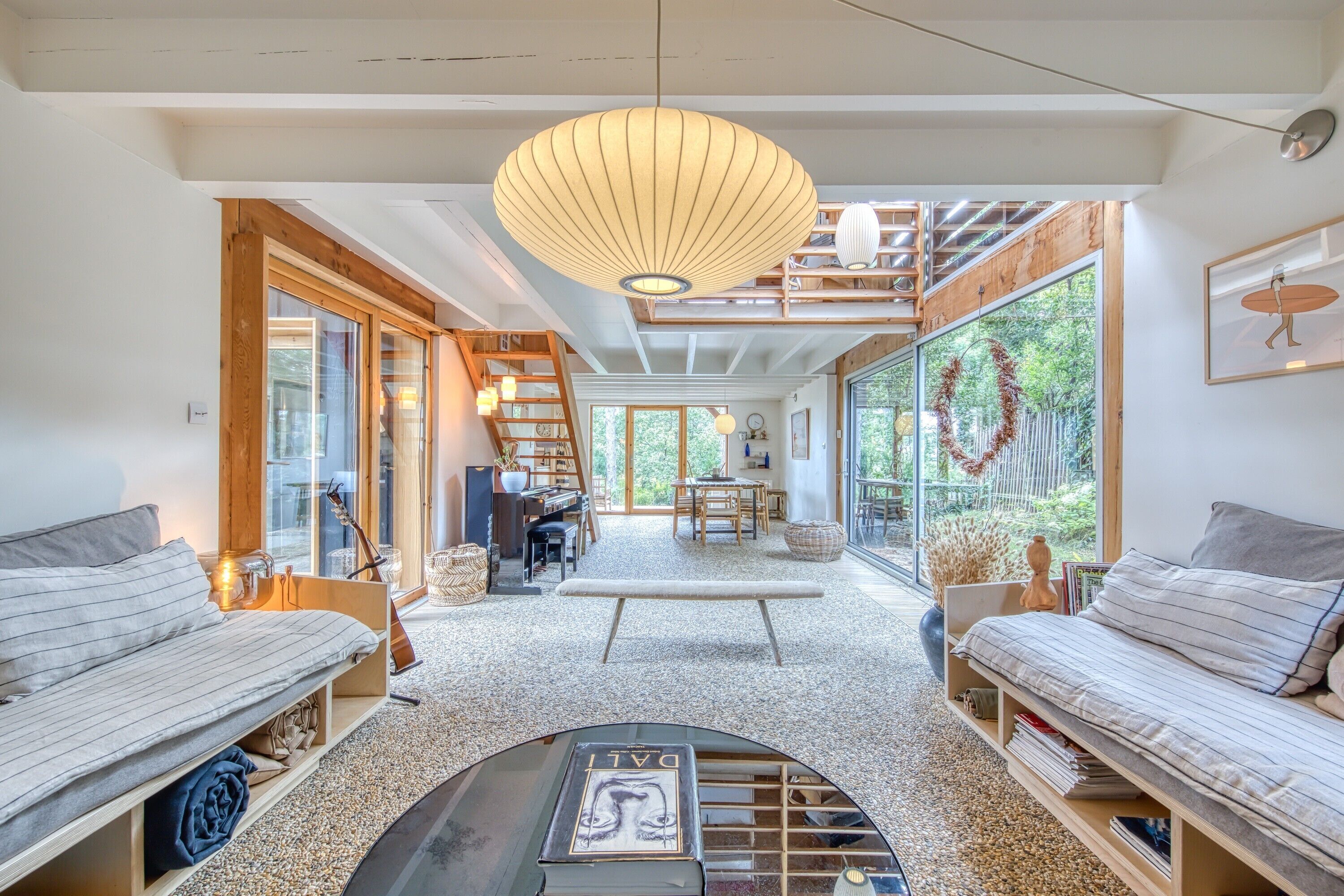 Télévision, cheminée