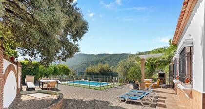 Holiday Home 'Finca Rural Mazuqueto' with Mountain View, Private Pool and Wi-Fi