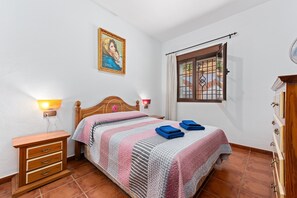 3 camere, ferro/asse da stiro, Wi-Fi gratuito, lenzuola