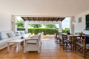 Outdoor dining - Villa 'Esther Vistas Al Mar' with Sea View, Private Pool and Wi-Fi (Cap d'en Font)