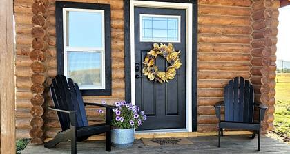 Cozy 1-Bed 1-Bath Cabin Retreat. King Size Bed, Wi-Fi, TV and Pet Friendly!