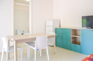Dining - (Fontanelle)