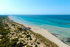 Beach nearby - Holiday Home 'Villetta Pinetata 452' with Private Terrace and Air Conditioning (UGENTO)
