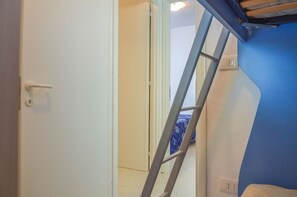 2 bedrooms, bed sheets