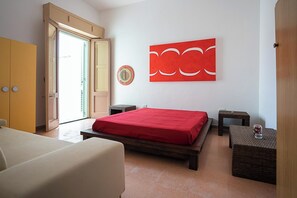 3 bedrooms, bed sheets