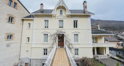 Appartement 'Appartement Pyrénées-Ariégeoises' avec vue sur les montagnes, jardin partagé et Wi-Fi
