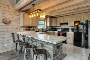 Micro-ondes, four, plaque de cuisson, lave-vaisselle