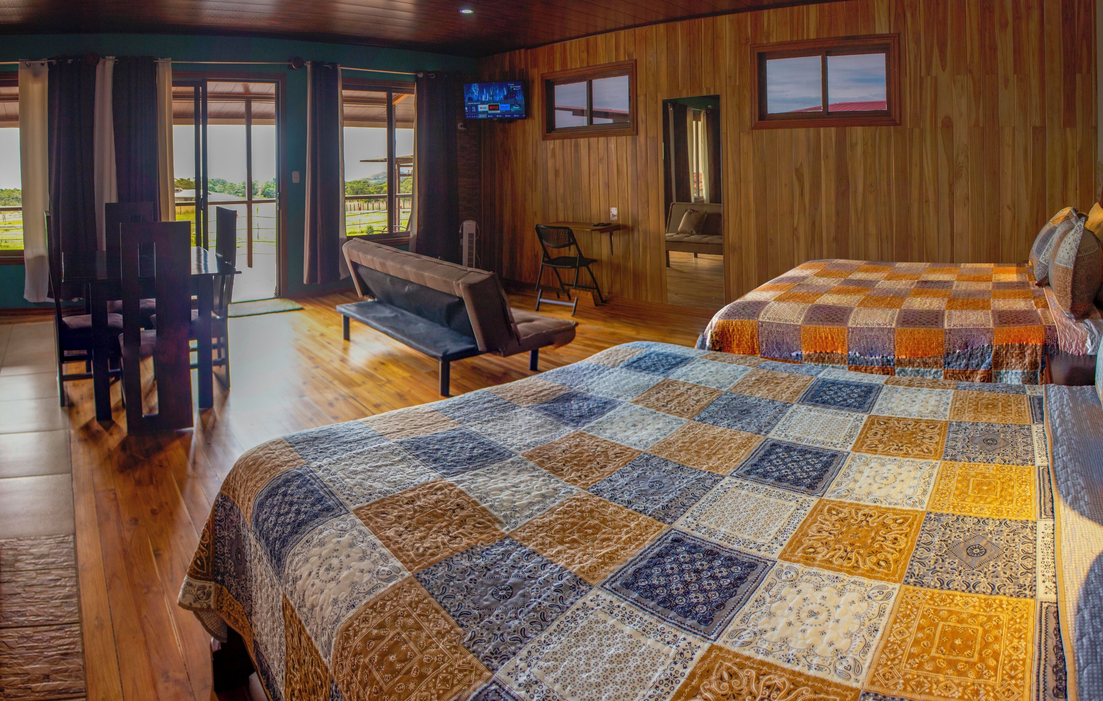 Family Room, 1 Bedroom | Egyptian cotton sheets, premium bedding, down comforters