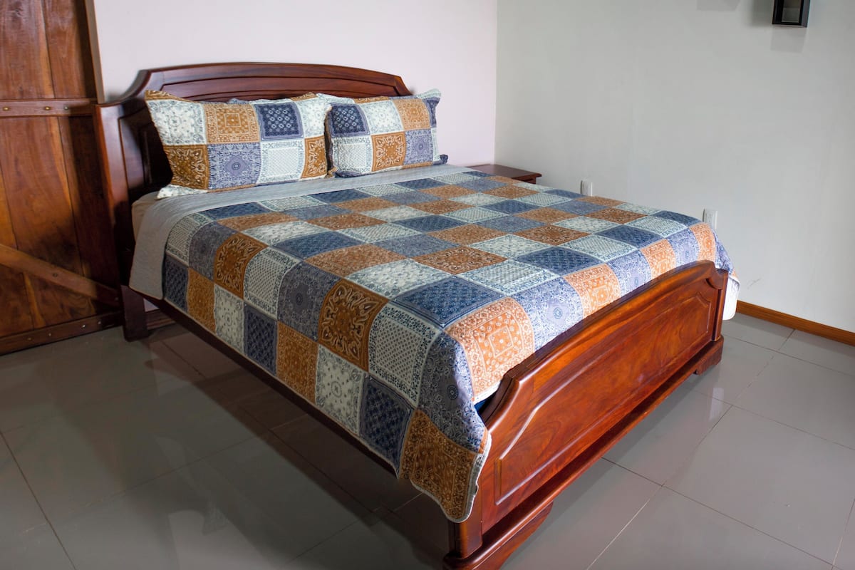 Egyptian cotton sheets, premium bedding, down duvets, Tempur-Pedic beds