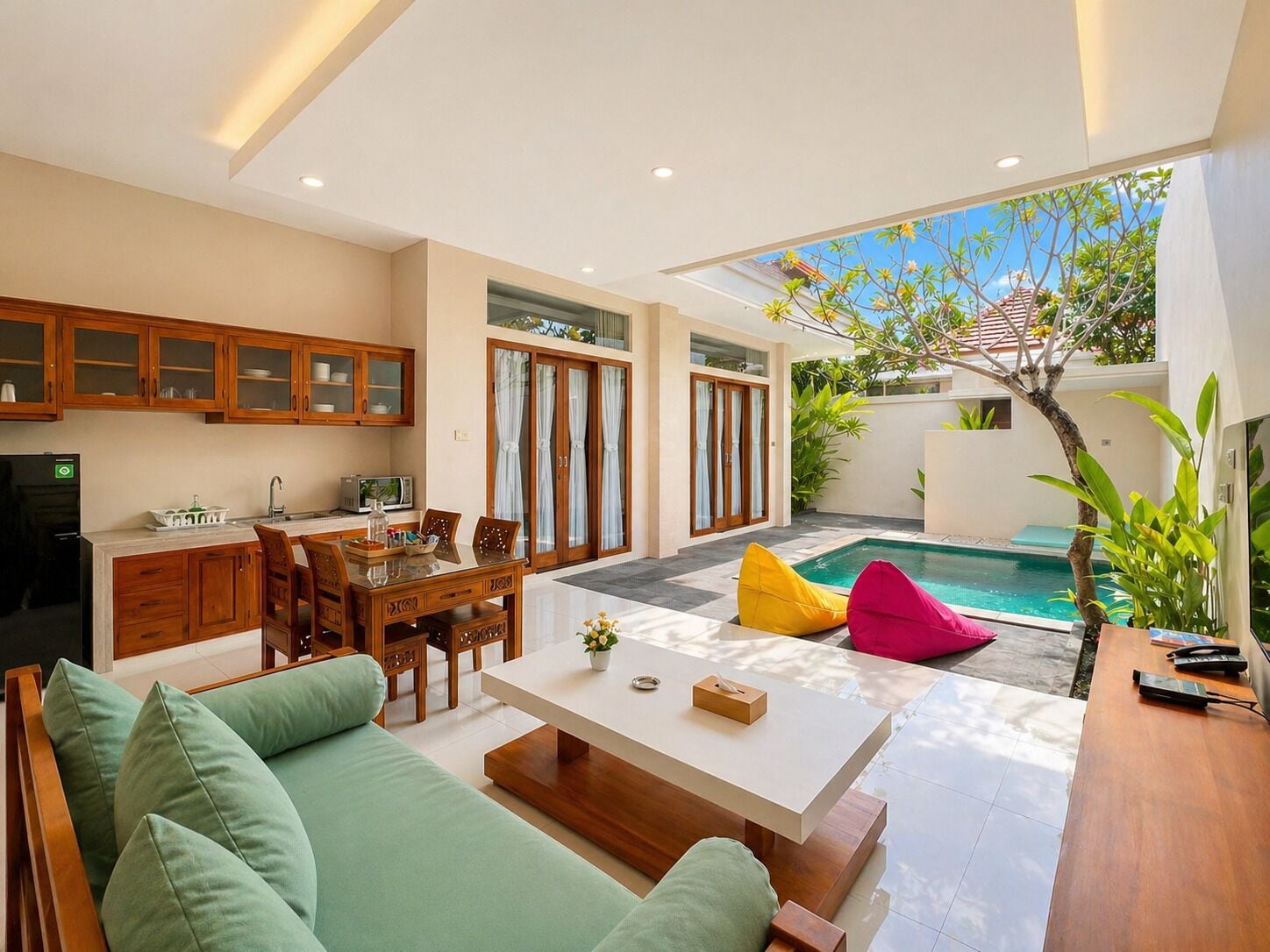 Oasis Two bedroom Villa | 客廳 | 智能電視