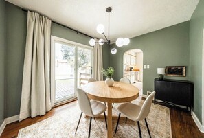 Dining - Lux 3 BR mins to Mayo & Dwtwn I Charming Haven (Rochester)