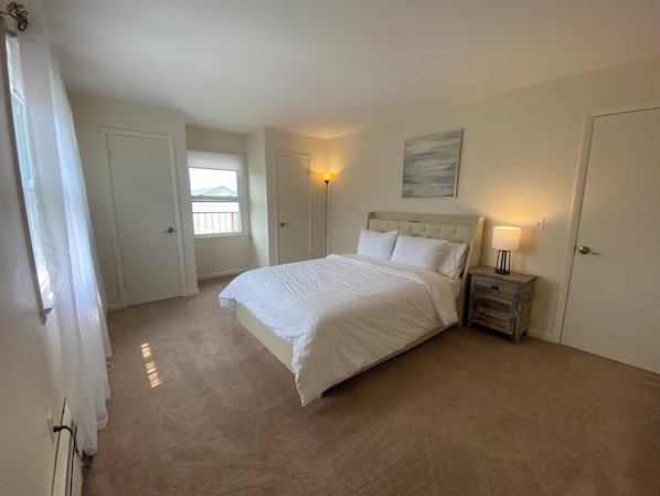 1 bedroom, desk, iron/ironing board, WiFi