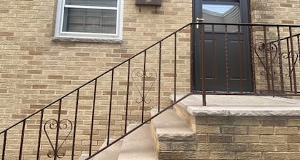 Affordable stay near EWR airport, Met Life, and American Dream Mall. Book today!