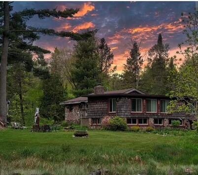 Lakeside Serenity: Your Perfect Northwoods Exhale