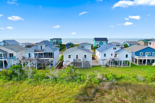 "First In Goal" is a Second Row 4 Bedroom, 2 Bathroom Home! NEW POOL!