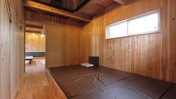 1 bedroom, desk, free WiFi