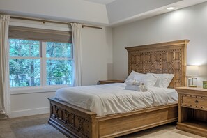 6 bedrooms, desk, iron/ironing board, free WiFi