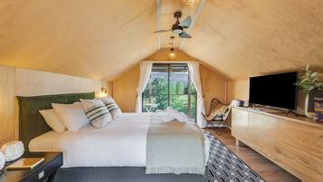 Superior Cabin, Lake View | Free WiFi