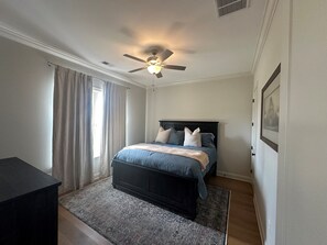 5 室のベッドルーム、アイロン / アイロン台、WiFi、ベッドシーツ