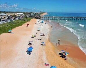 Espreguiçadeiras, toalhas de praia 
