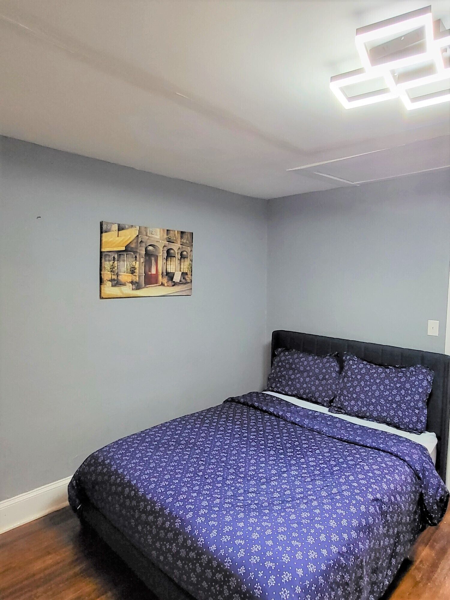 Charming 2-bedroom house with AC and WiFi in Charlotte