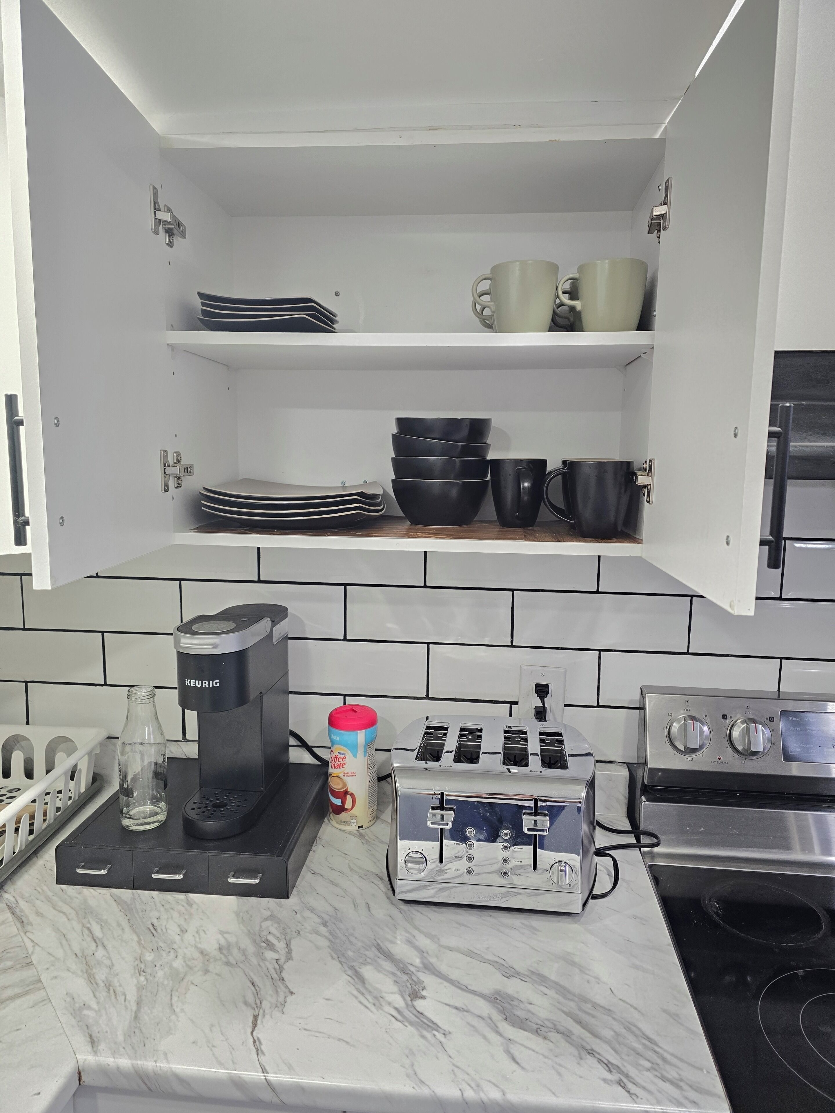 Frigorífic, microones, forn i placa de cuina 