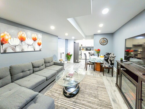 Spacious 2Bd family suite with full kitchen. Centrally located.