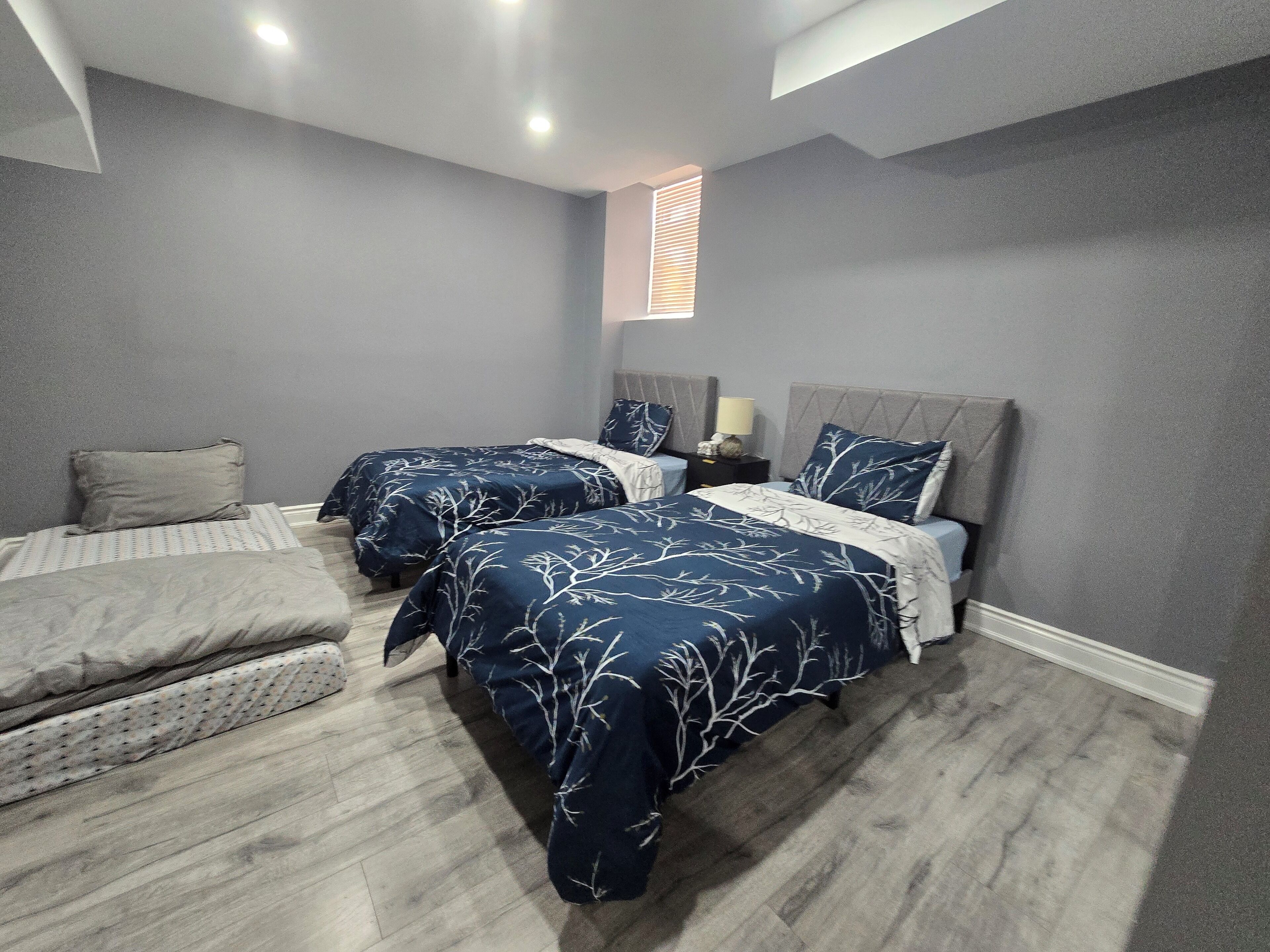 2 多间卧室、熨斗/熨衣板、免费 WiFi、床单