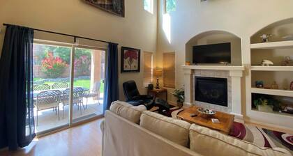 Amazing 4-bedroom: AC, WiFi, 2 car garage with river view in NW Albuquerque
