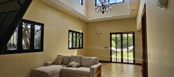 Apartamento Fresco y Seguro con Piscina y Terrazas, 1 Hora las Mejores Playas