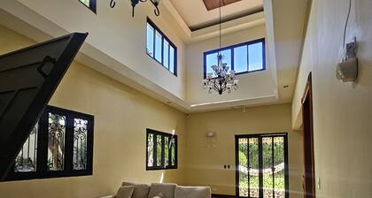 Apartamento Fresco y Seguro con Piscina y Terrazas, 1 Hora las Mejores Playas