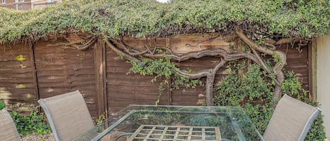 Casa, vista para a cidade | Terraço/pátio