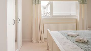 House, City View | 2 bedrooms, iron/ironing board, free WiFi