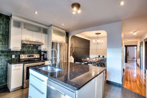 Spacious 3BR in Downtown Montreal